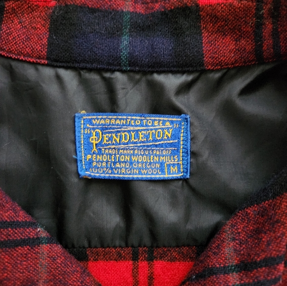 Pendleton 100% wool red and black long sleeve flannel top with pockets - Picture 10 of 11